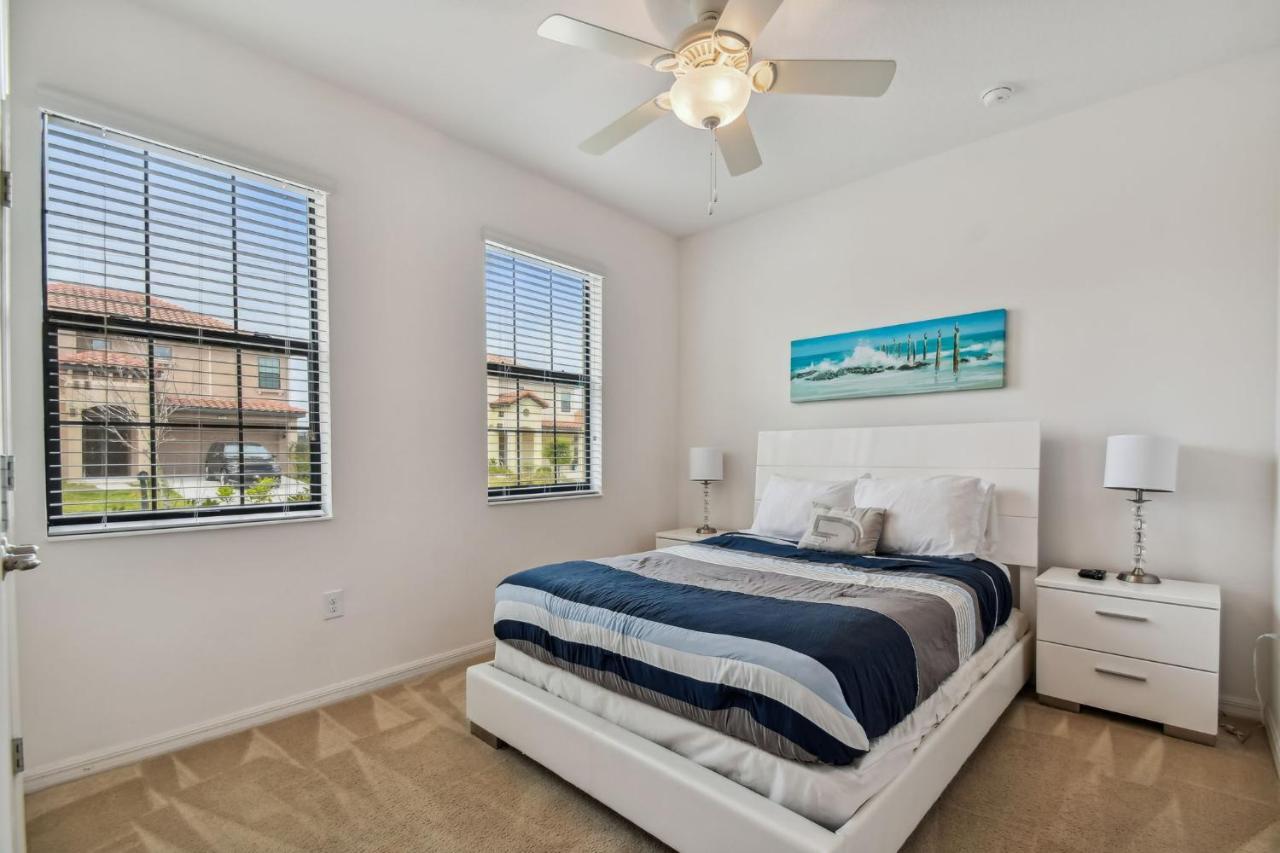 Orlando Family Villa: Golf Course Retreat Near Holiday home